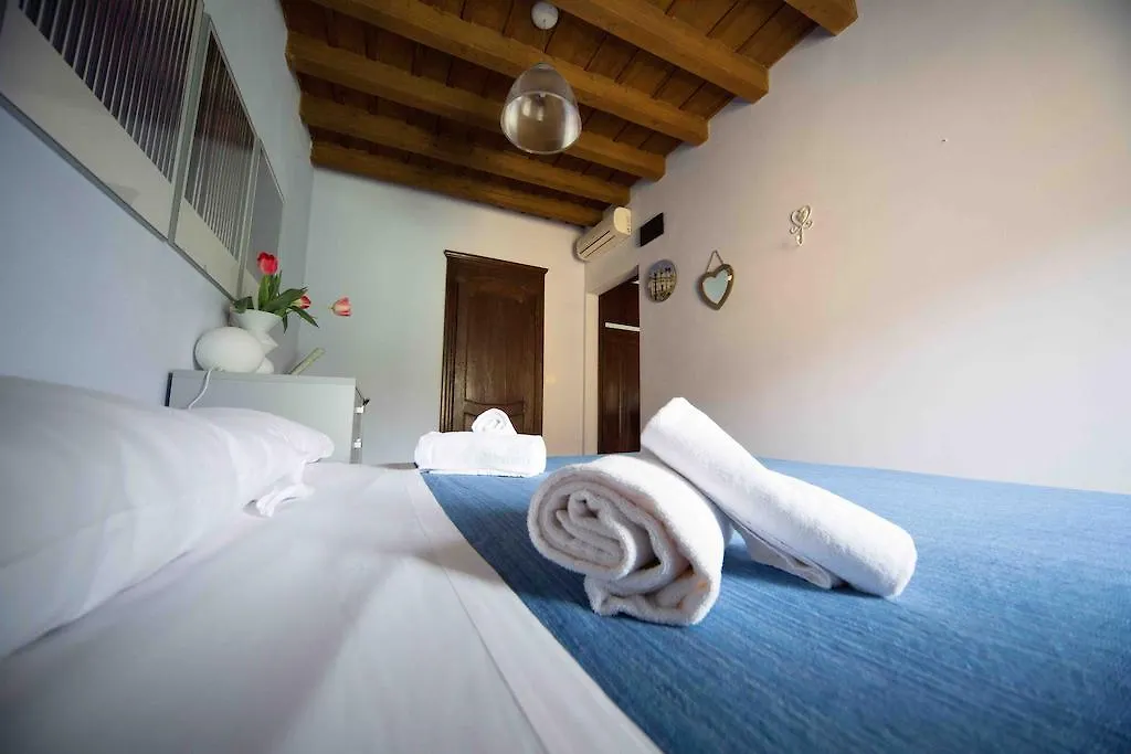 Bed & Breakfast Fleur De Lis Apartment Bergamo