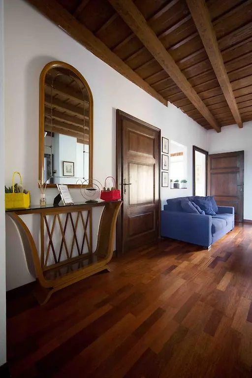 Fleur De Lis Apartment Bergamo Bed & Breakfast
