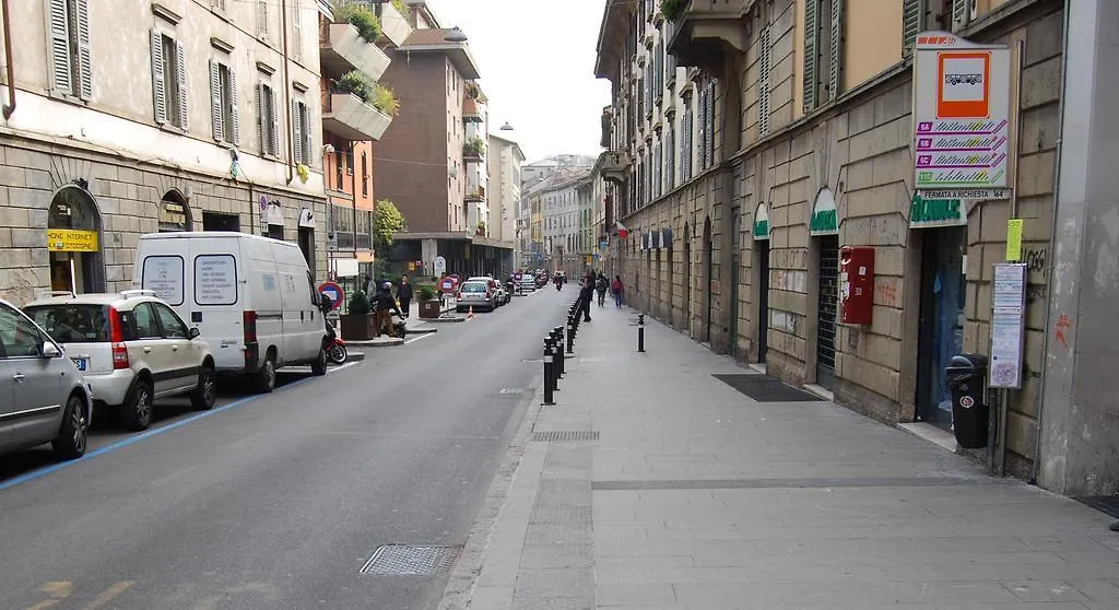 Fleur De Lis Apartment Bergamo Italy