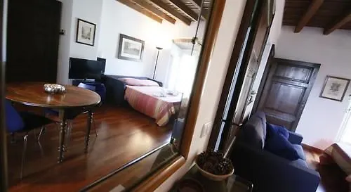 ** Frühstückspension Bed and Breakfast Fleur De Lis Bergamo Italien